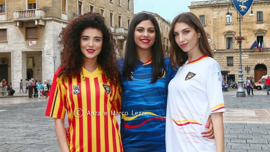 U.S. Lecce presenta le nuove maglie da gioco Lecce